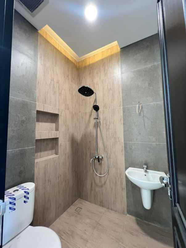 dijual rumah rawamangun