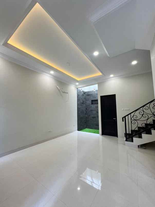 dijual rumah rawamangun
