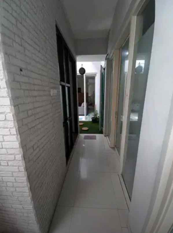 dijual rumah raya gayung kebonsari