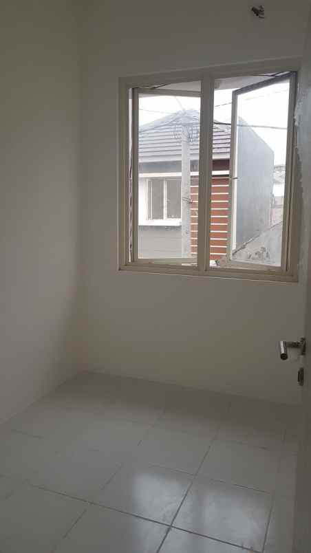 dijual rumah regency one kapas madya