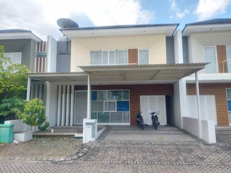 dijual rumah royal residence