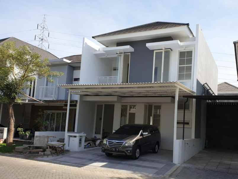 dijual rumah royal residence