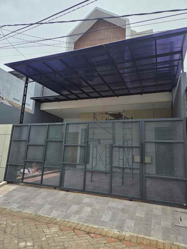 dijual rumah rungkut