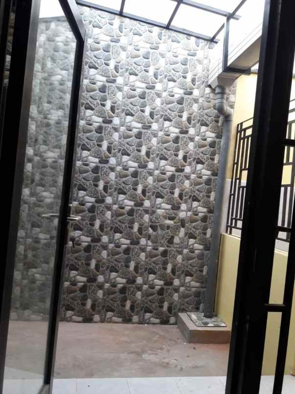 dijual rumah rungkut