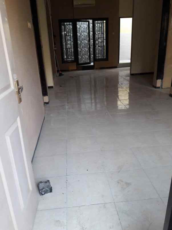 dijual rumah rungkut