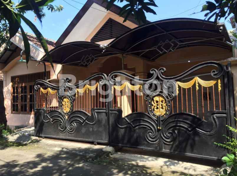 dijual rumah rungkut barata