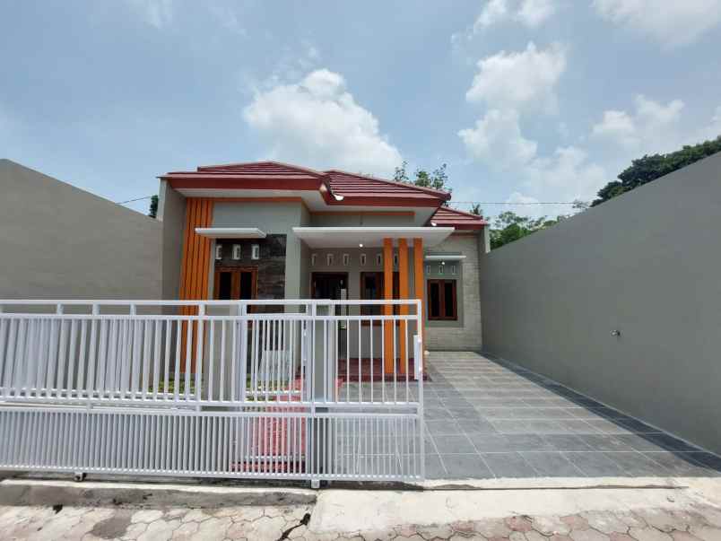 dijual rumah sardonoharjo