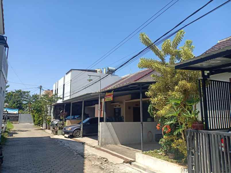 dijual rumah sariwangi