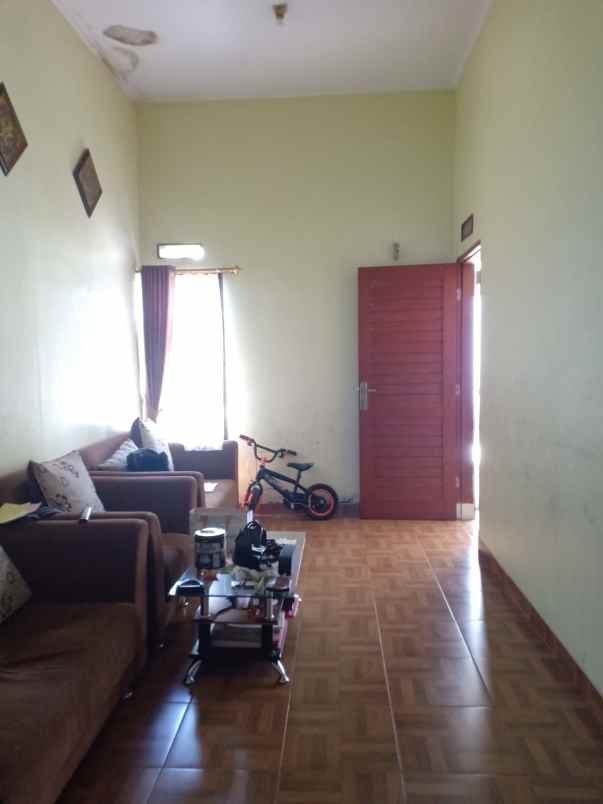 dijual rumah sariwangi