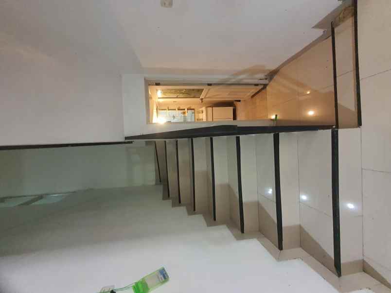 dijual rumah sawah lama ciputat