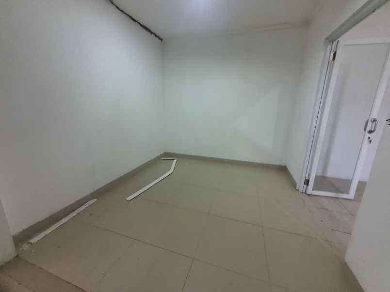 dijual rumah sawah lama ciputat