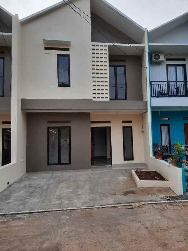 dijual rumah sawangan