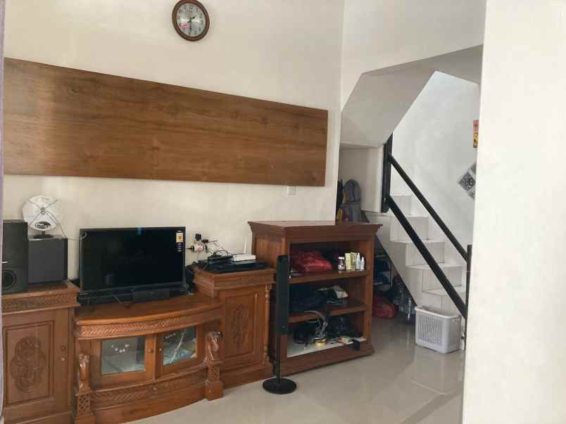 dijual rumah sawojajar