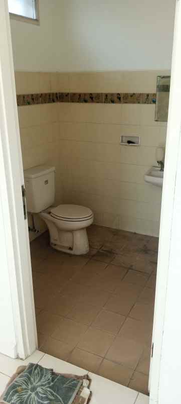 dijual rumah secondary di telaga kahuripan bogor