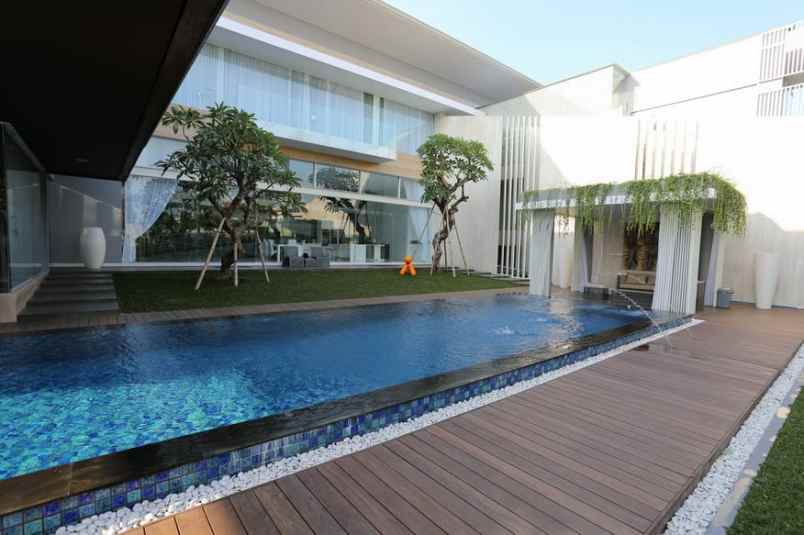 dijual rumah selat golf citraland