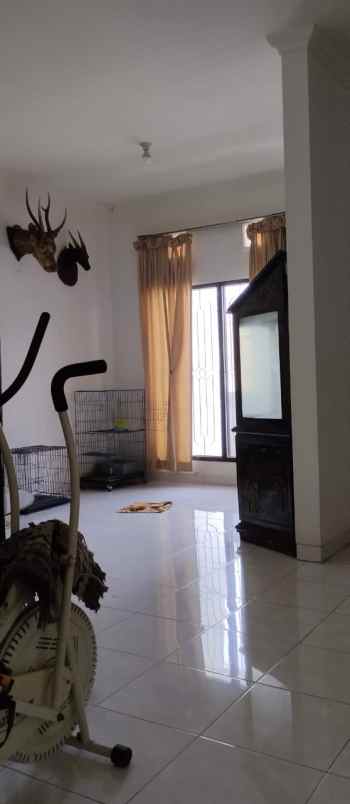 dijual rumah semolowaru elok