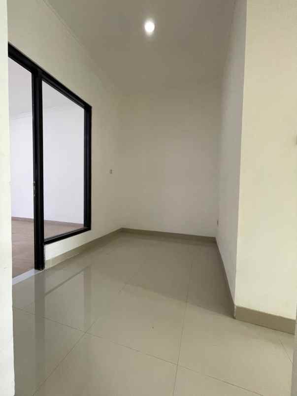 dijual rumah serpong