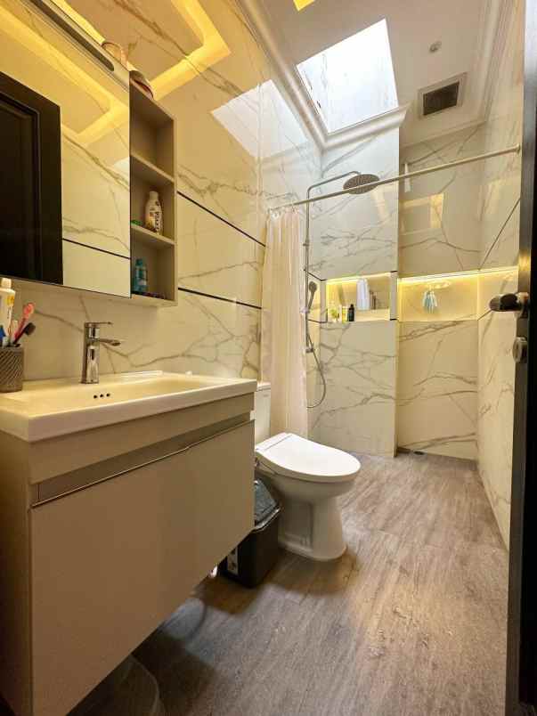 dijual rumah setu cipayung