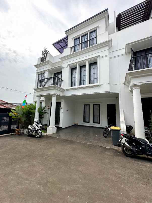 dijual rumah setu cipayung