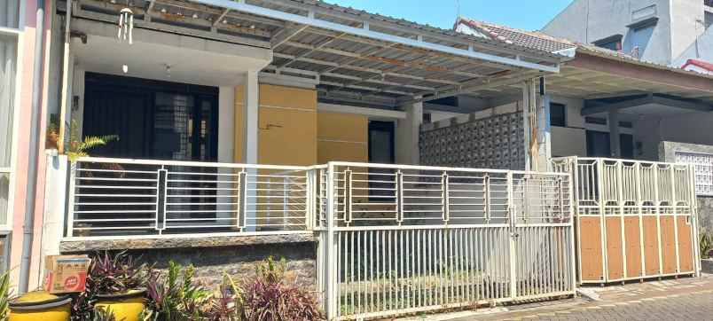 dijual rumah siap huni lokasi sulfat malang