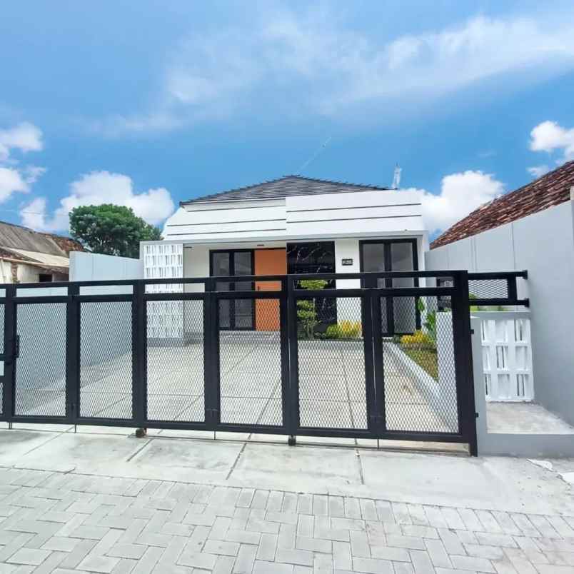 dijual rumah sleman city hall
