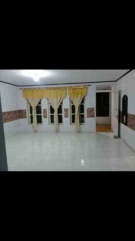 dijual rumah strategis