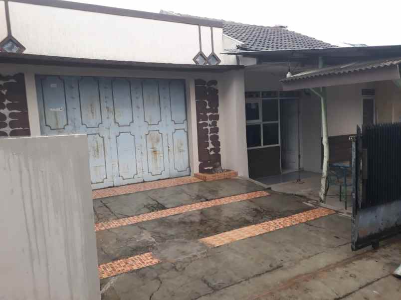 dijual rumah strategis