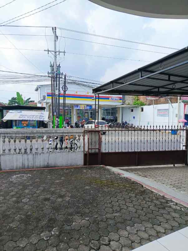 dijual rumah strategis pinggir jalan raya purwokerto