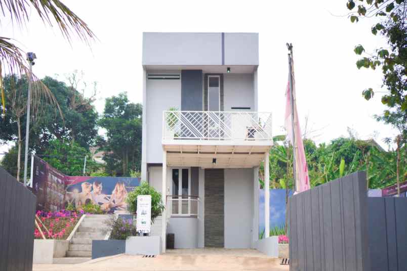 dijual rumah sukamaju