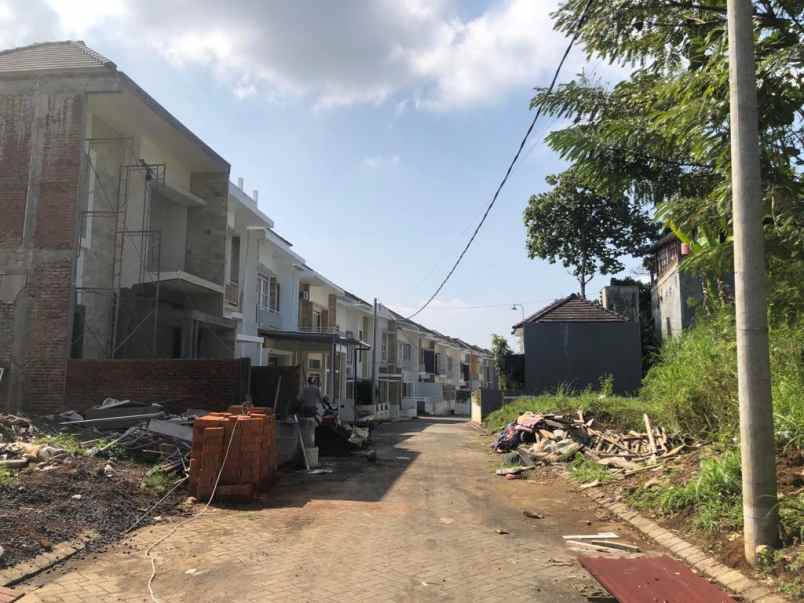 dijual rumah sumbersekar