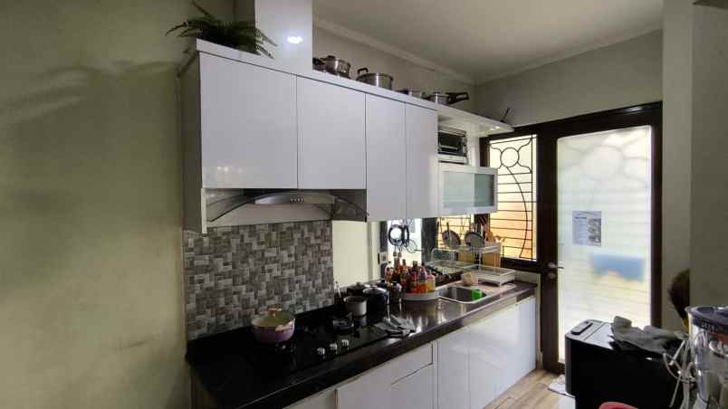 dijual rumah summarecon bekasi cluster