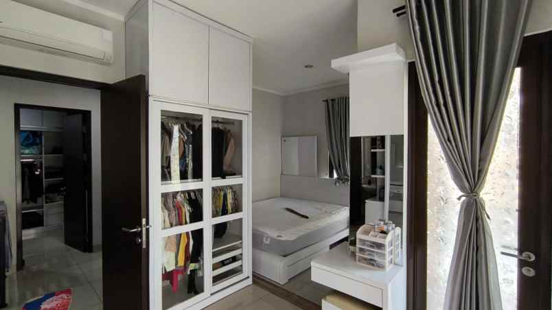 dijual rumah summarecon bekasi cluster