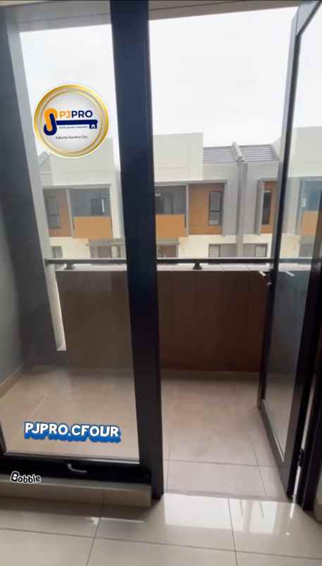 dijual rumah summarecon crown gading
