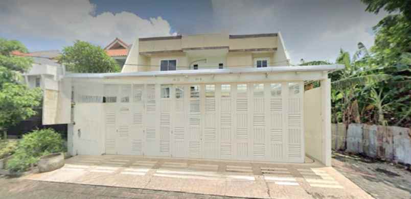 dijual rumah sutorejo