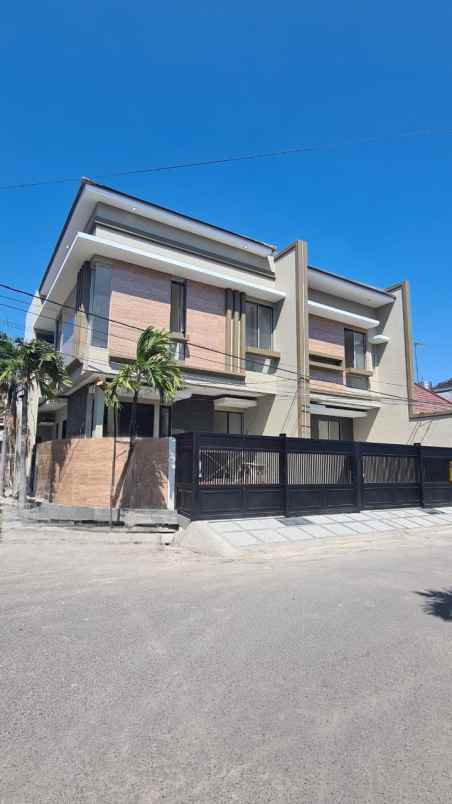 dijual rumah sutorejo prima