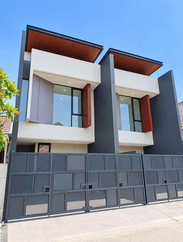 dijual rumah sutorejo prima