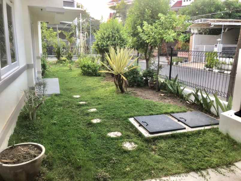 dijual rumah sutorejo prima selatan