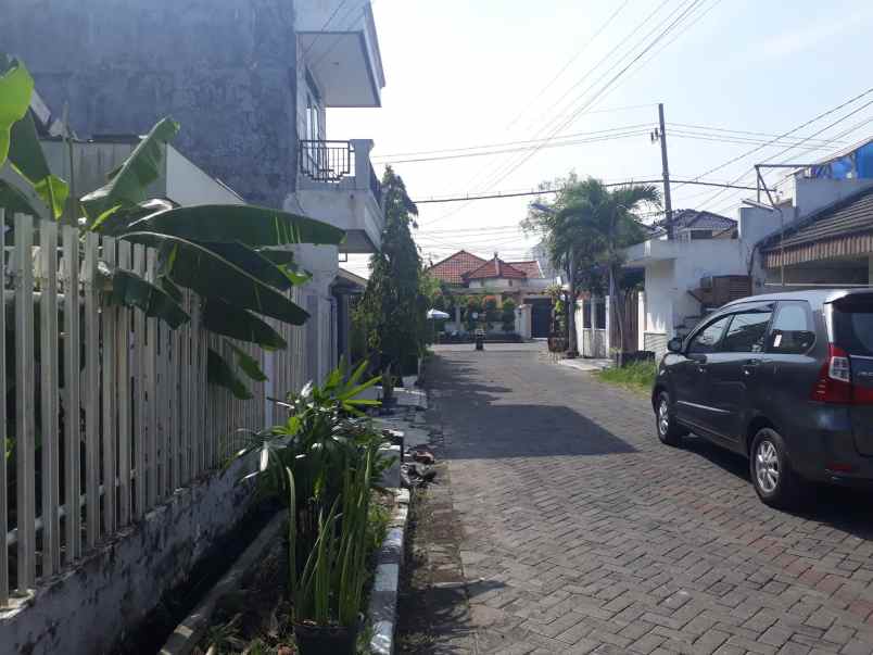 dijual rumah sutorejo timur