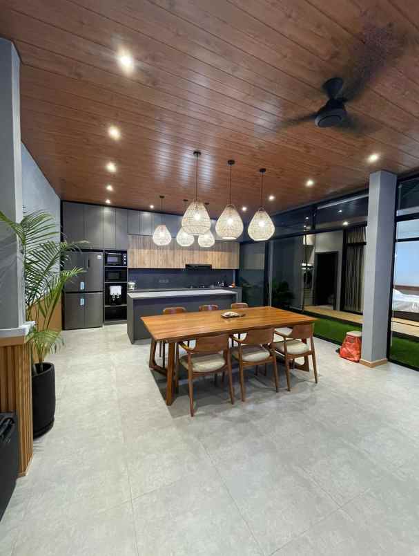 dijual rumah suvarna sutera tangerang