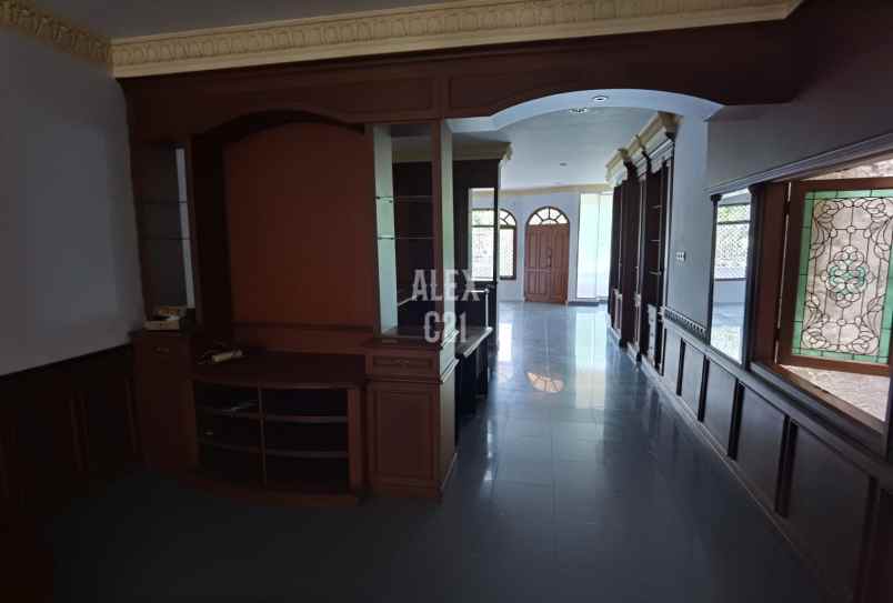 dijual rumah taman aries jakarta barat