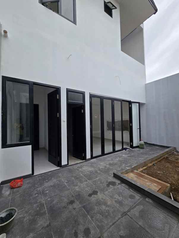 dijual rumah taman bougenville