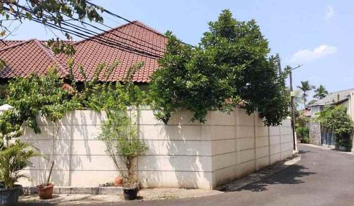 dijual rumah taman gandaria indah