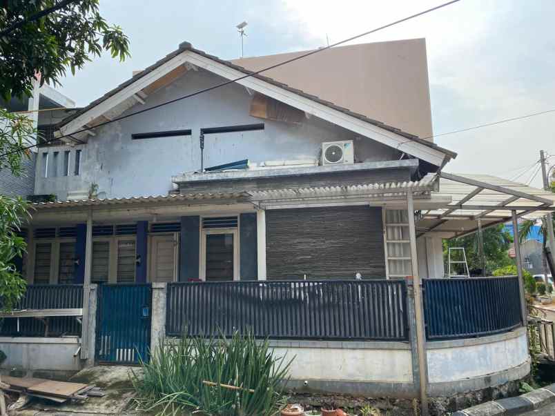 dijual rumah taman royal 3 cluster