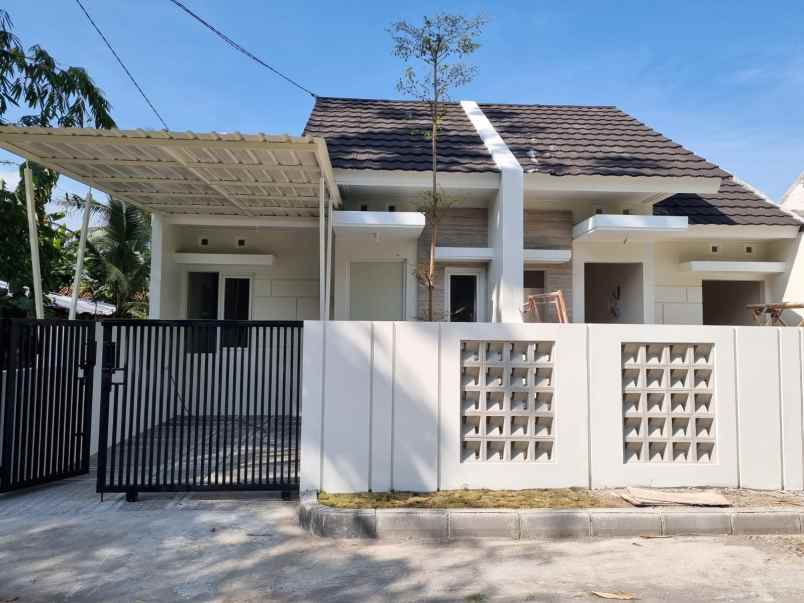 dijual rumah tamanmartani