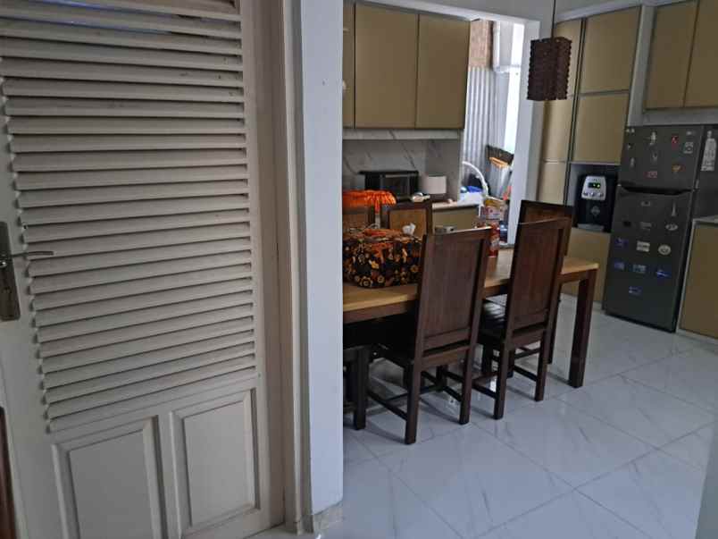 dijual rumah tanjung barat