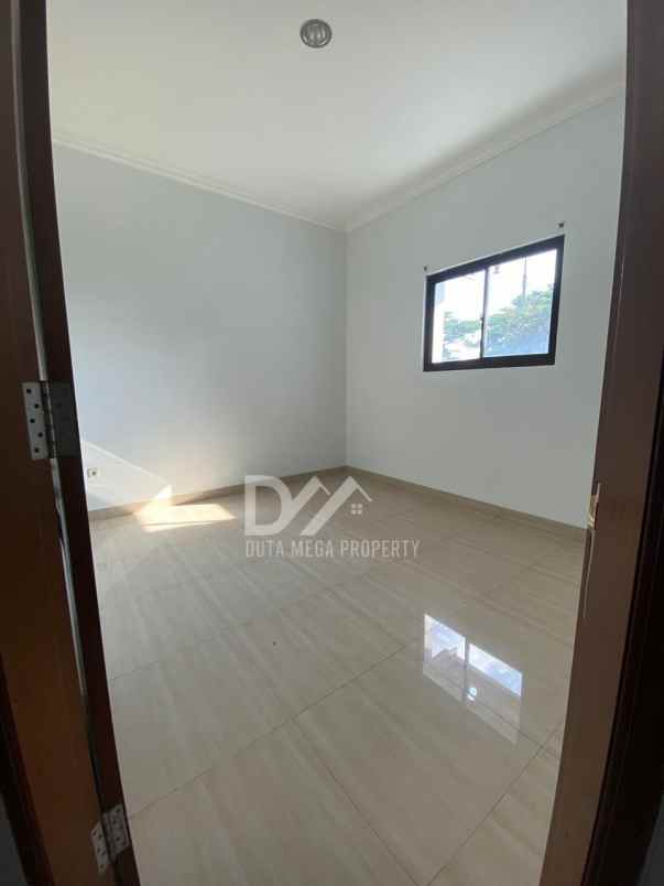 dijual rumah tempat usaha di nusa loka bsd city