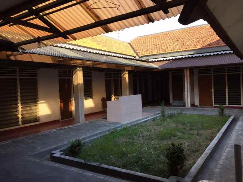 dijual rumah tenggilis