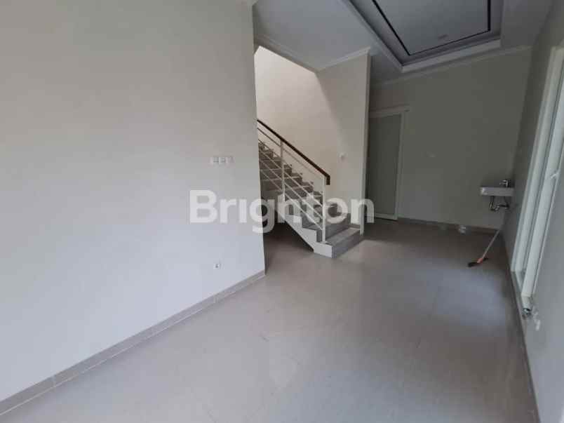 dijual rumah tenggilis tengah