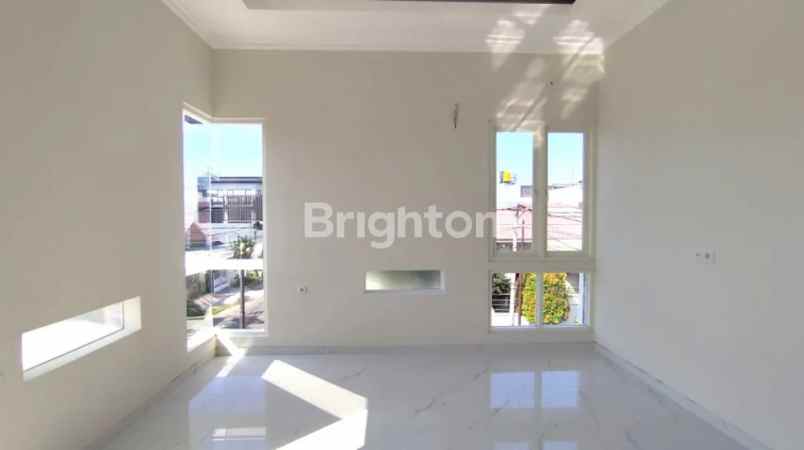 dijual rumah tenggilis tengah