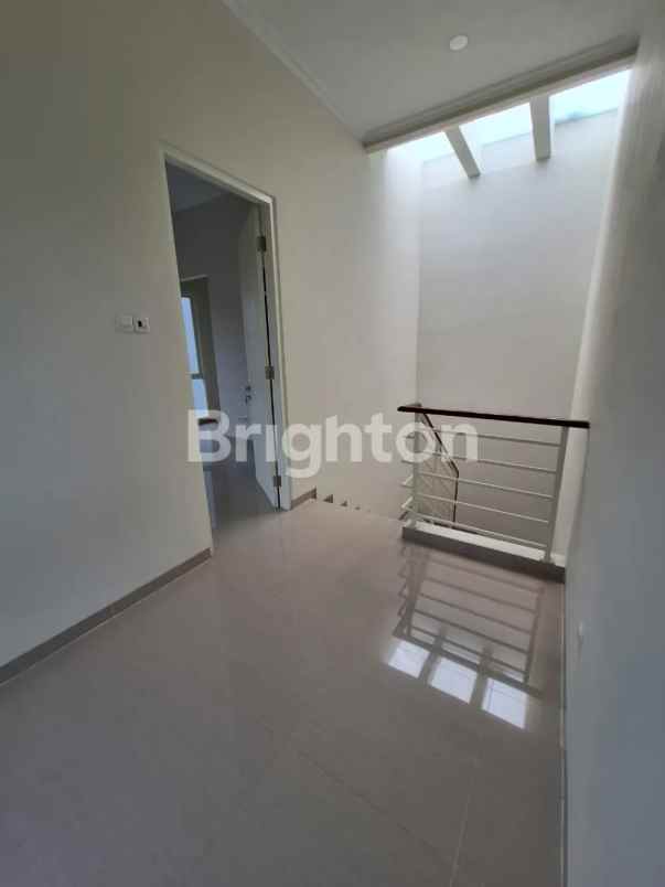 dijual rumah tenggilis tengah